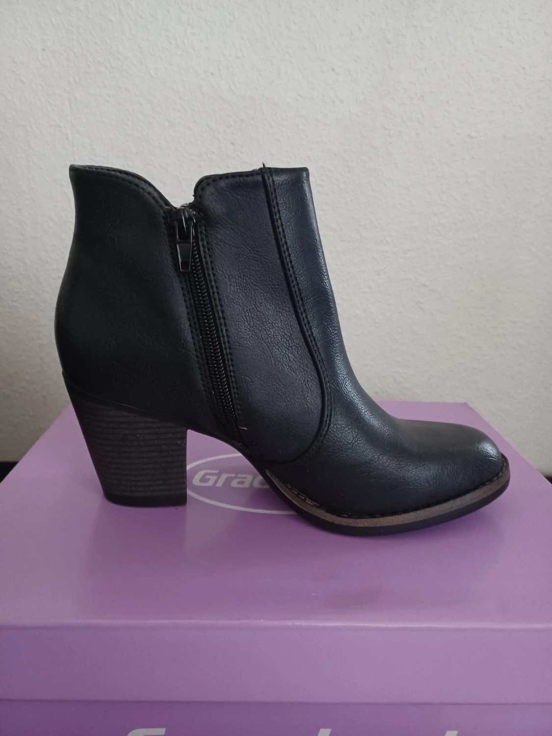 Svarta stövletter från Graceland - 2