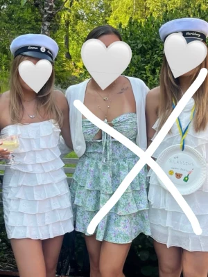 Studentklänning från Zara  - Säljer min studentklänning från Zara i stl S, den är endast använt en gång så fint skick! Jag är 162 cm🤍🤍🤍 