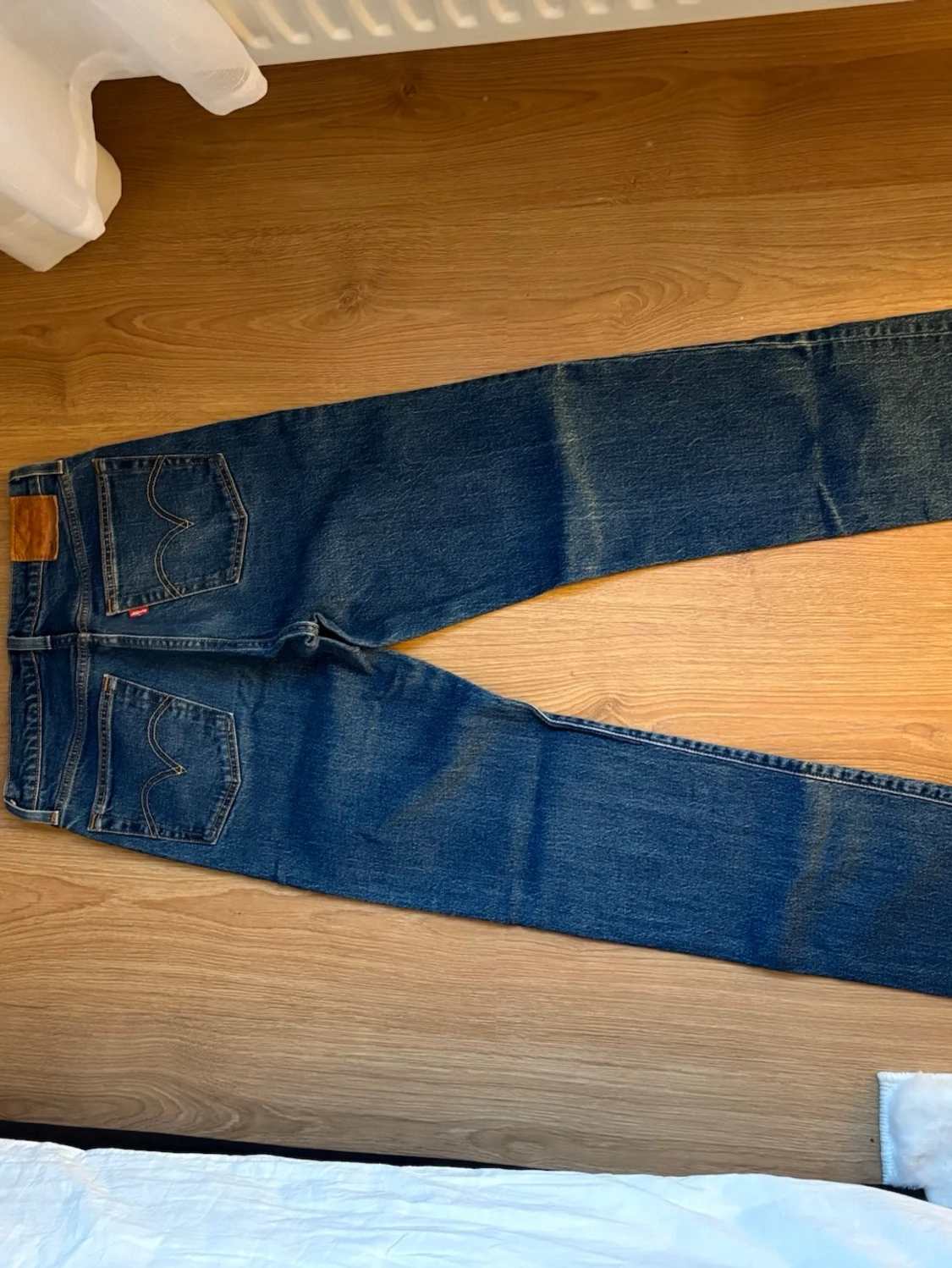 Mörkblå Levis Jeans - 2