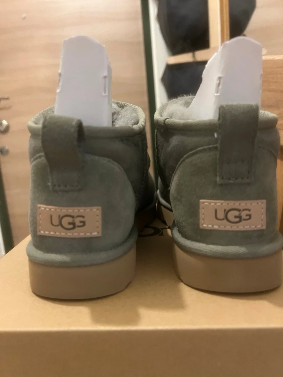 UGG Classic Ultra Mini - 2