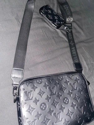 Axelväska - Helt ny