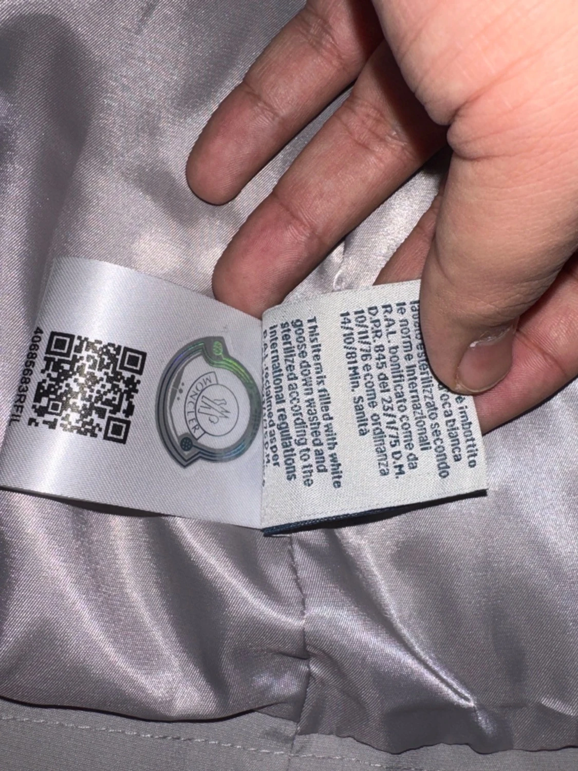 Grå vindjacka från Moncler - 3