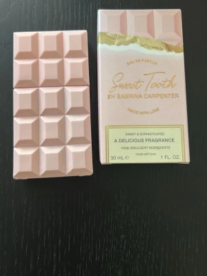 Sweet Tooth EdP 30 ml - Oanvänd sweet tooth parfym, säljer då den är lite för söt för min smak. 30 ml  nypris 395kr