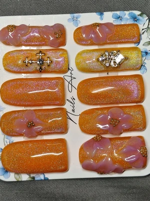 Press on naglar  - Handgjorda nagel set bra kvalitet och fina. Man får med rengöring beskrivning o de man behöver för att applicera naglarna❤️ storlek xl