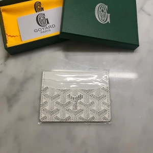 Korthållare vit  - Bra kvalité, oöppnad, pris kan diskuteras