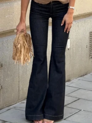 Mörkblå bootcut jeans - Söker efter någon som är villig att byta dessa byxor mot storlek 38❤️