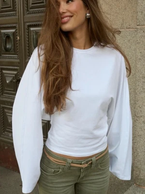 Vit croppad långärmad topp - Vit långärmad topp 