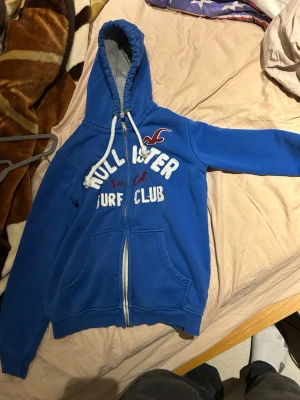 Archieve holister zip up hoodie  - OG holister zip up hoodie perfect för dig som söker snygga archieve kläder.