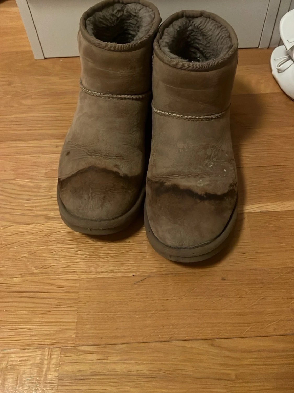 Bruna UGG boots i mocka