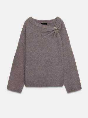 Zara stickad tröja - Säljer min super fina stickade tröja från Zara då den inte riktigt passar min smak. Använd max bara en gång och är helt som ny ❣️