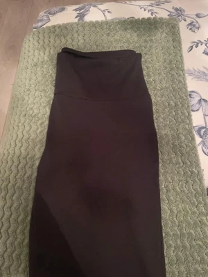 Yoga Pants - Helt nya byxor som passar tjejer som är lite längre