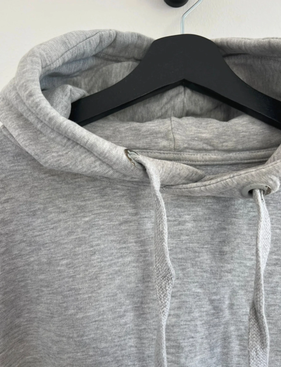 Grå hoodie - 2
