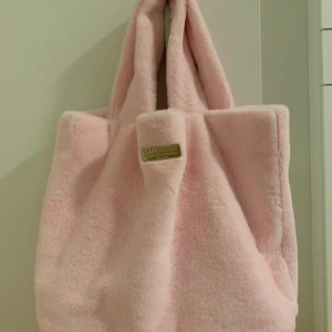 Carolina Herrera Good Girl väska - Ny och oanvänd