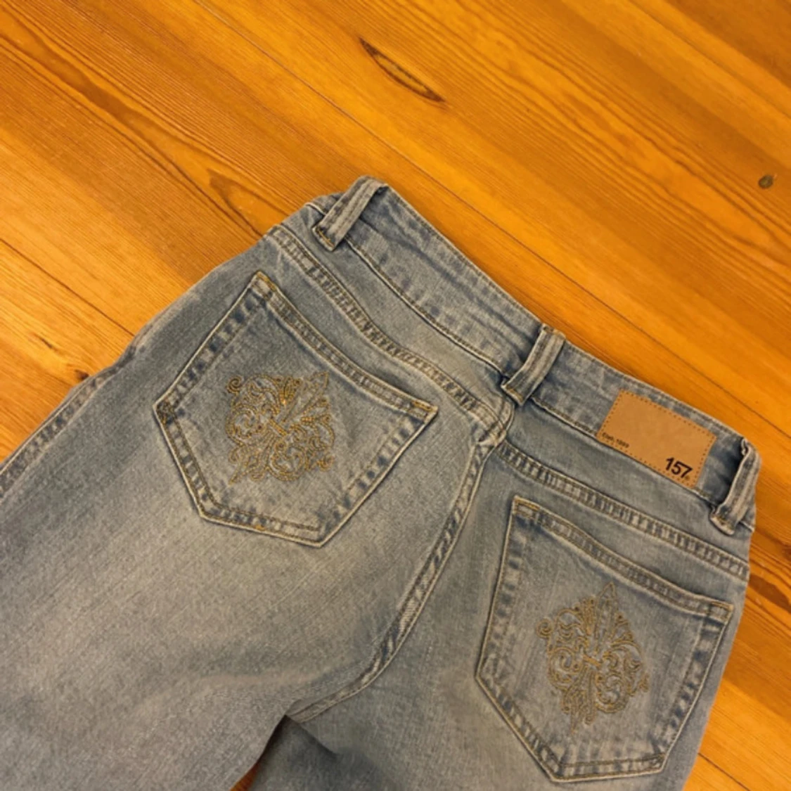 Bootcut jeans med broderi från 157 XS - 2