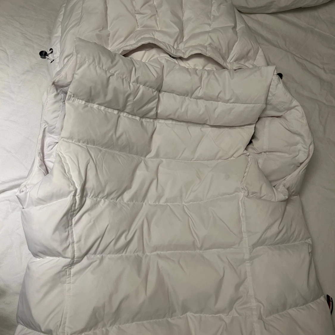 Vit pufferväst från Tommy Hilfiger - 4