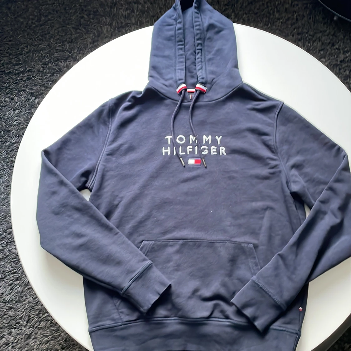 Mörkblå hoodie Tommy Hilfiger M
