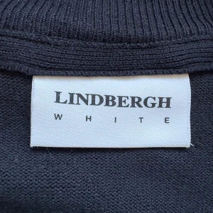 Lindbergh quarter zip - Mörkblå Lindbergh quarter zip i fint skick. Storlek L, skriv vid eventuella frågor 🙏