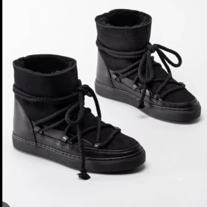 Svarta inuikki - Vill byta mot ett par begie ❤️eller sälja dem