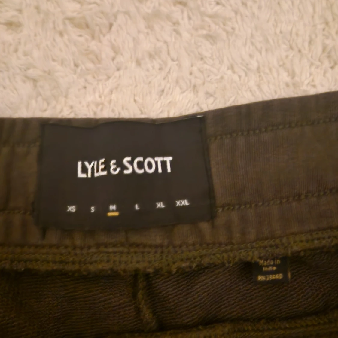 Lyle&Scott olivfärgade mjukisbyxor - 2