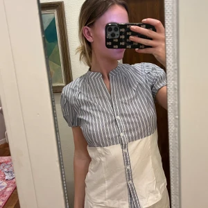 Kortärmad skjorta  - Snygg kortärmad skjorta🤍