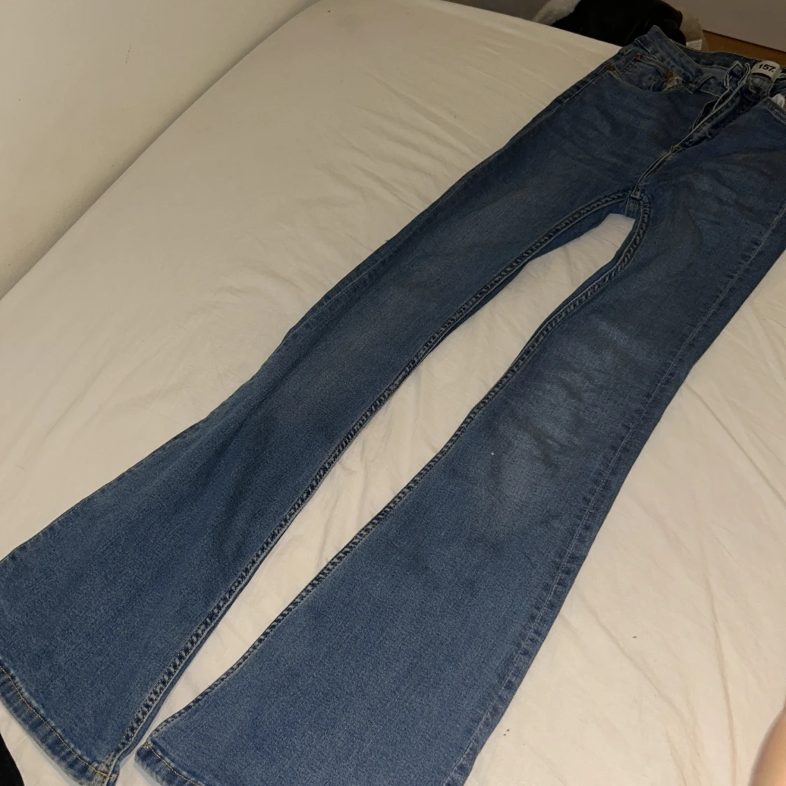Tre par jeans i svart och blå denim - 4