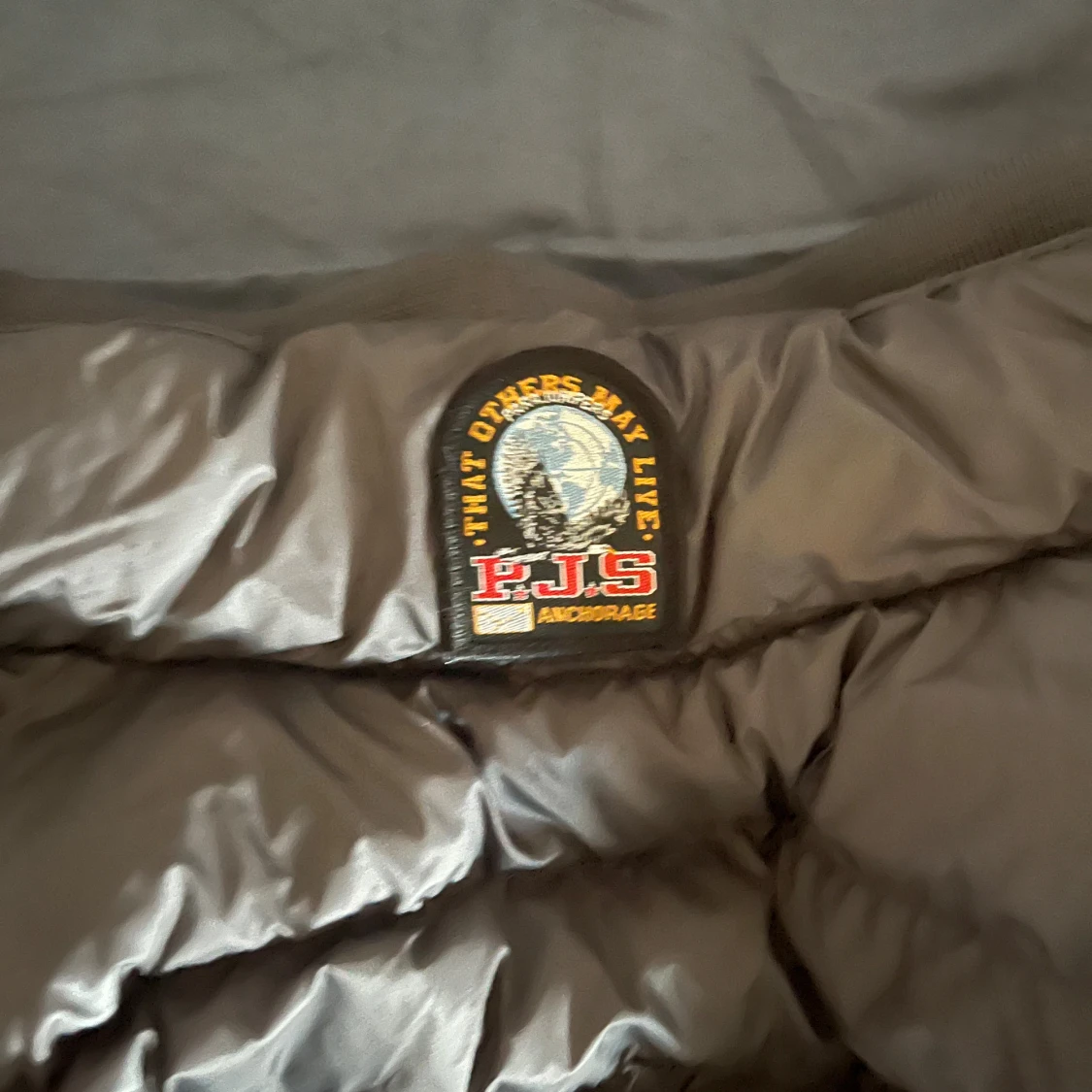 Grå dunväst från Parajumpers - 3