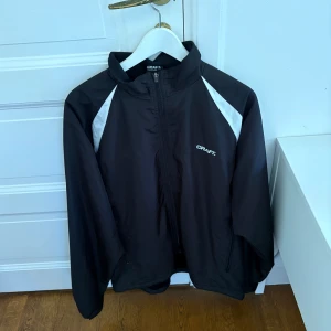 Svart Vindjacka från Craft - Fint skick! Storlek: L
