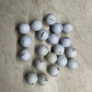Golfbollar 20st - Fina golfbollar med lågt tecken på användning och mycket bra för nybörjare 