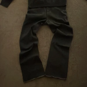 Svarta flared jeans - Svarta flared jeans.