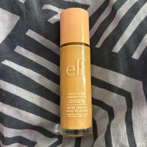 e.l.f. Halo Glow Liquid Filter Fair/Light - Glow booster från e.l.f. i nyansen Shade 2 Fair/Light. Knappt använd 
