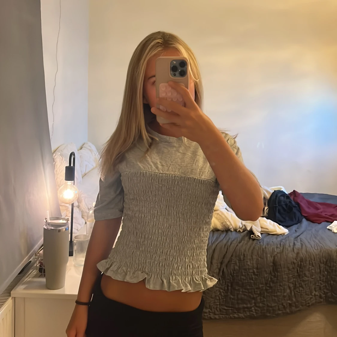 Grå smockad topp från H&M Divided