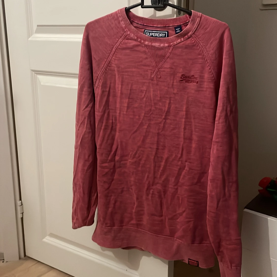 Röd långärmad tröja från Superdry