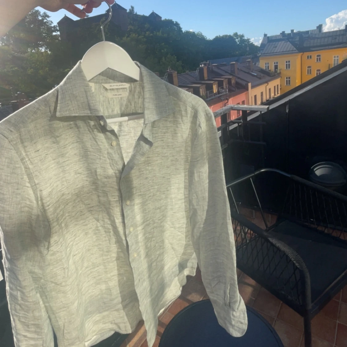 Ljusgrön linneskjorta från SuitSupply - 1