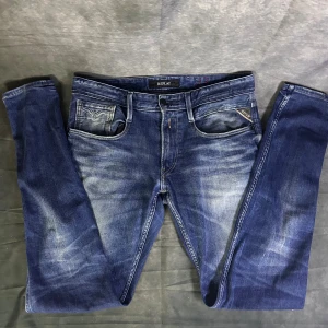 Replay anbass jeans - Mycket fint skick | Size 33/34 passar 31/32  | fraktar spårbart inom 24 timmar |  för att köpa klicka ” köp nu” | vid frågor skriv ett meddelande |