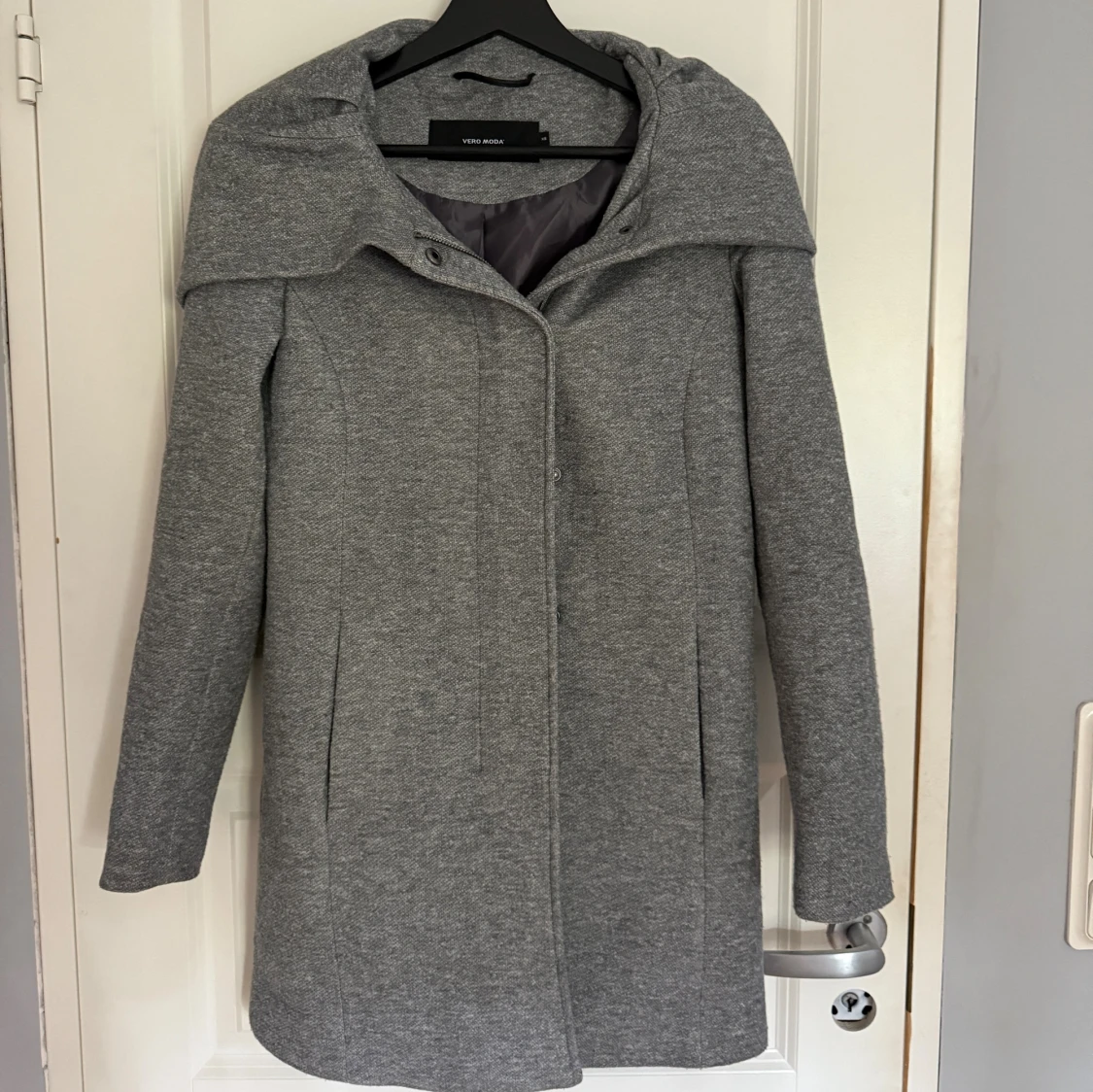 Grå kappa från Vero Moda - 2