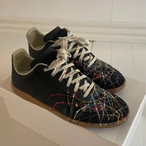 Maison Margiela Gats  - Margiela gats i strl 44 till salu i fantastiskt skick först t kvarn på dessa!