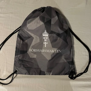 Gympapåse Försvarsmakten - Försvarsmaktens träningspåse, Ej använd! Skriv om det finns några frågor :)