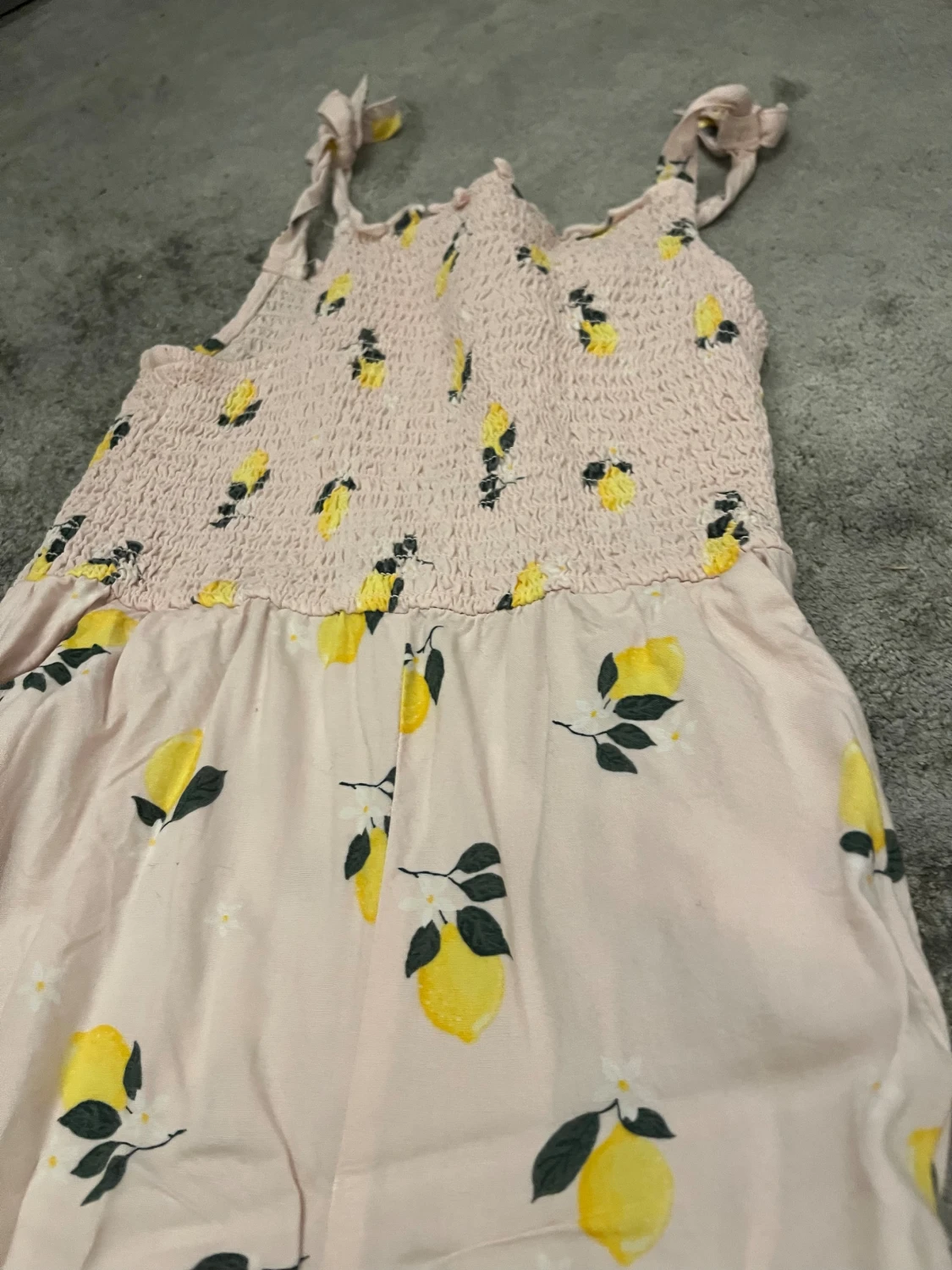 Ljusrosa byxdress med citronmönster - 1