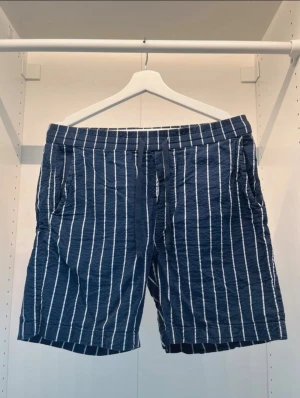 Blåa randiga kapphal shorts - Storlek s, knappt använda, bra i storlek