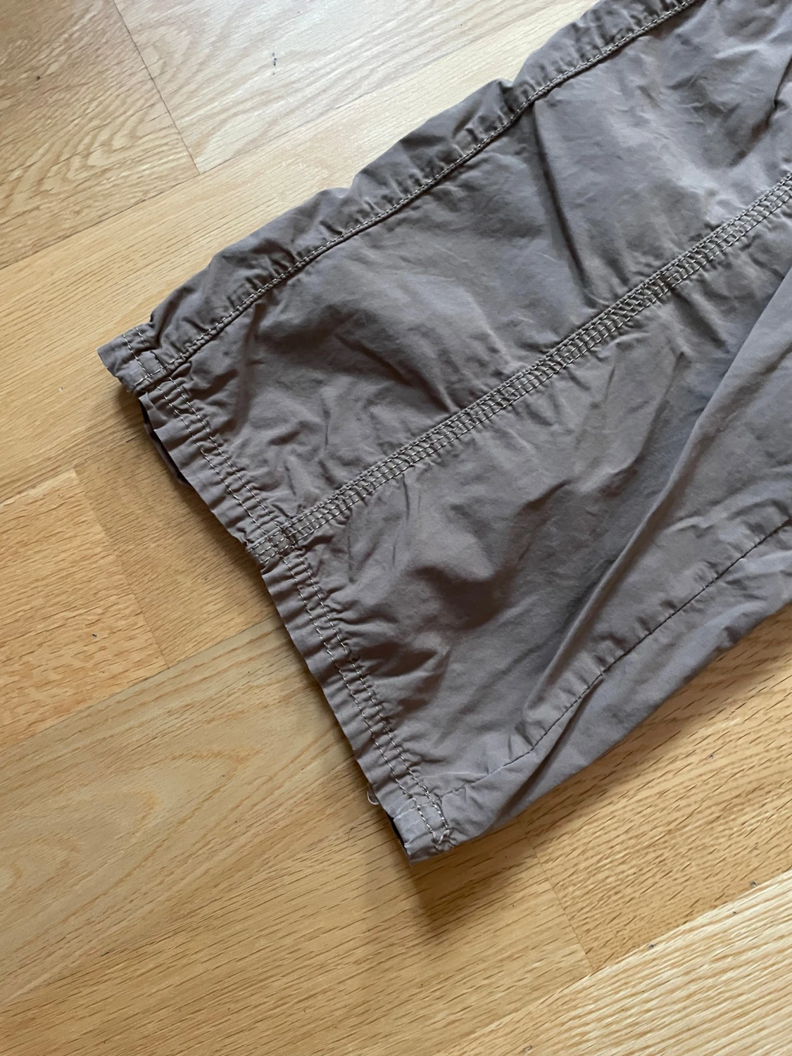 Y2K cargo pants från BDG - 1