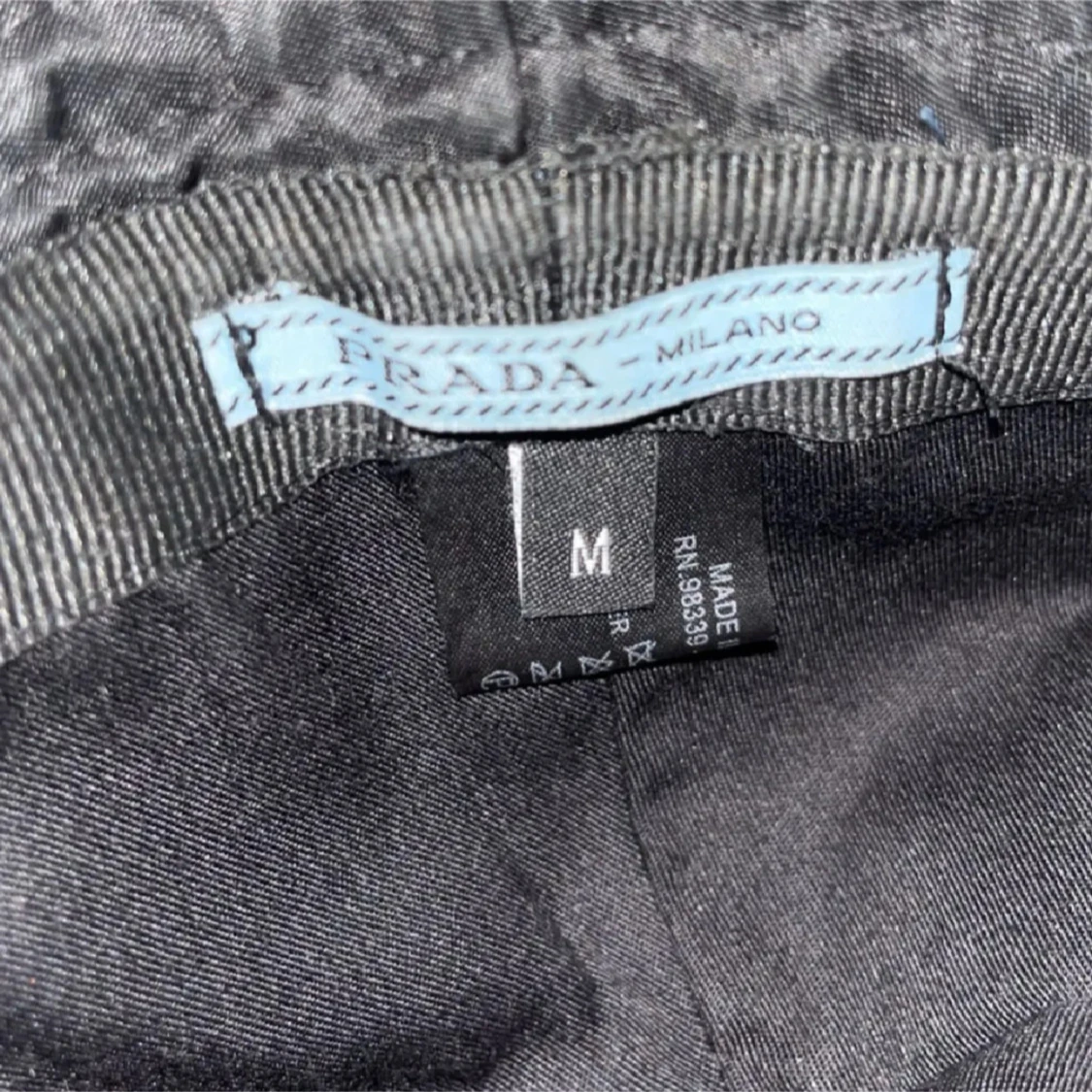 Svart bucket hat från Prada - 1