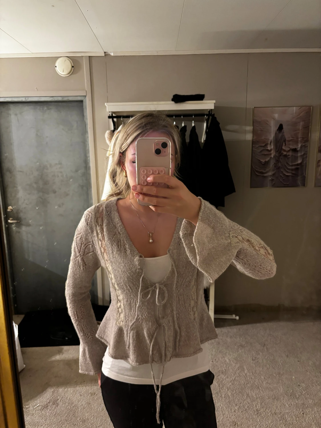 Beige stickad kofta med knyt - 1