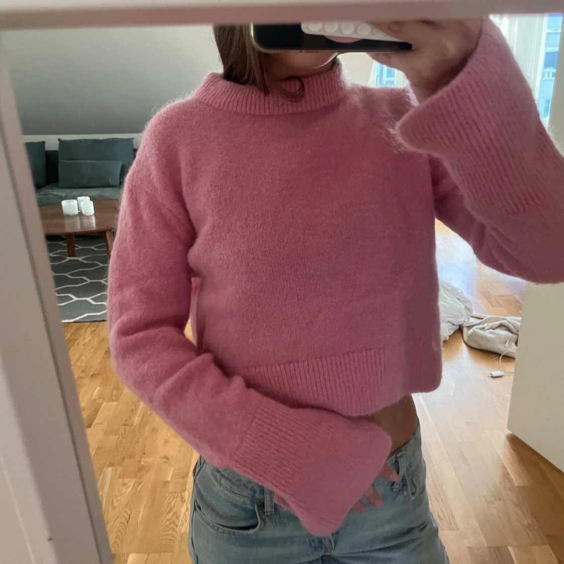 Croppad rosa stickad tröja