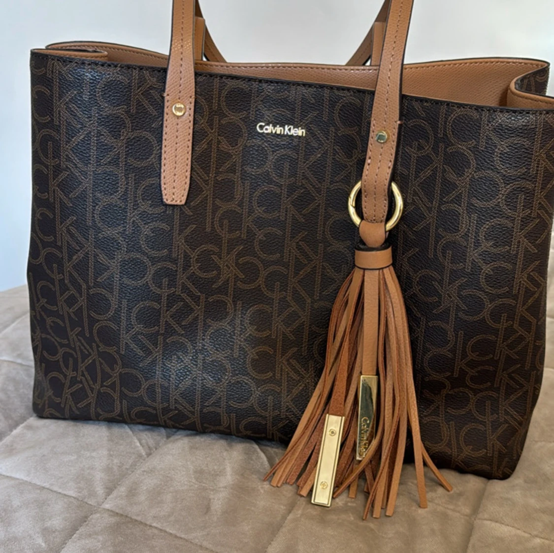 Brun handväska från Calvin Klein