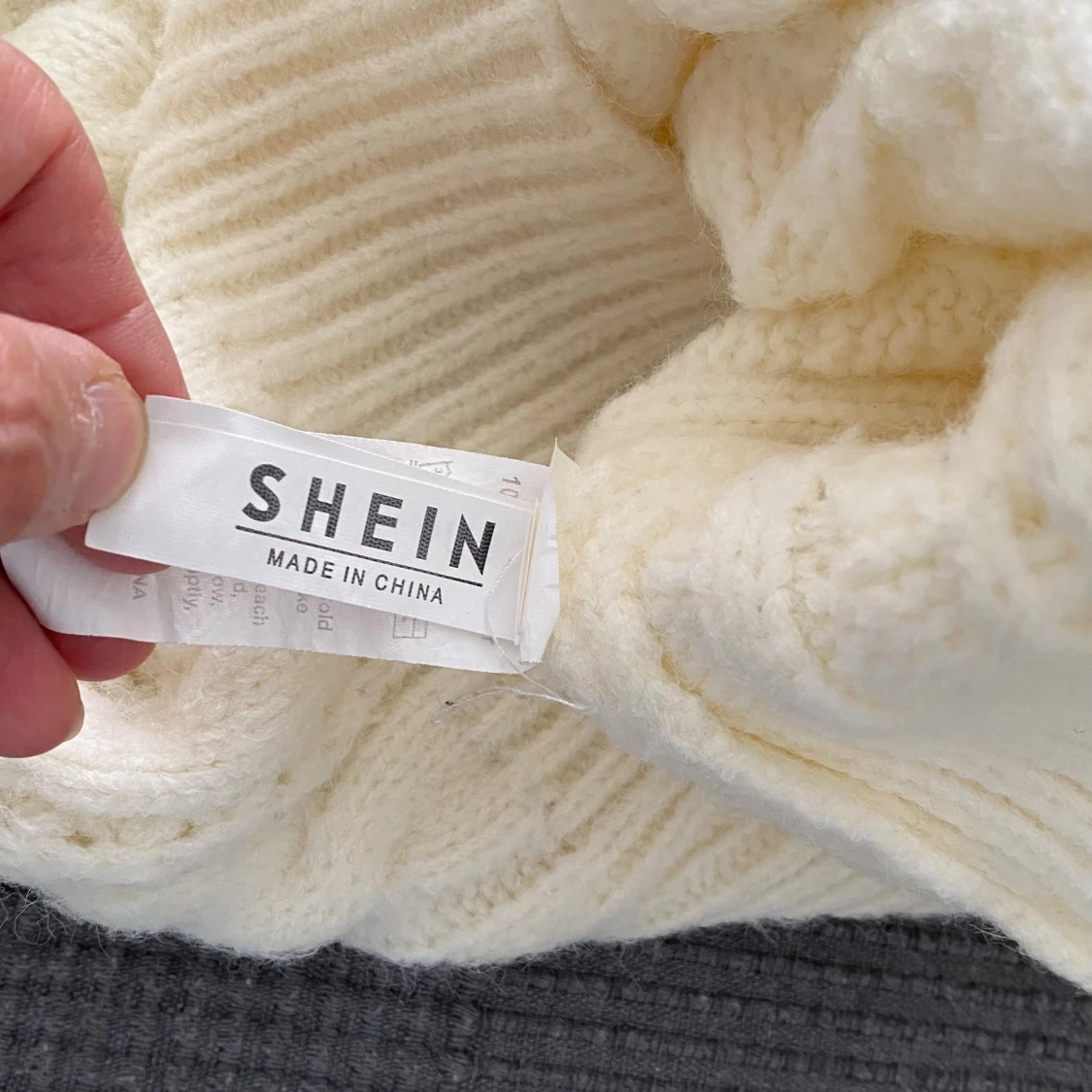 Vit stickad tröja från SHEIN - 2