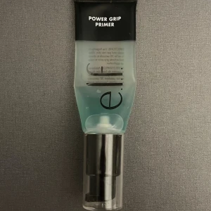 E.L.F Power Grip Primer  - Power Grip Primer från e.l.f. Hälften kvar 