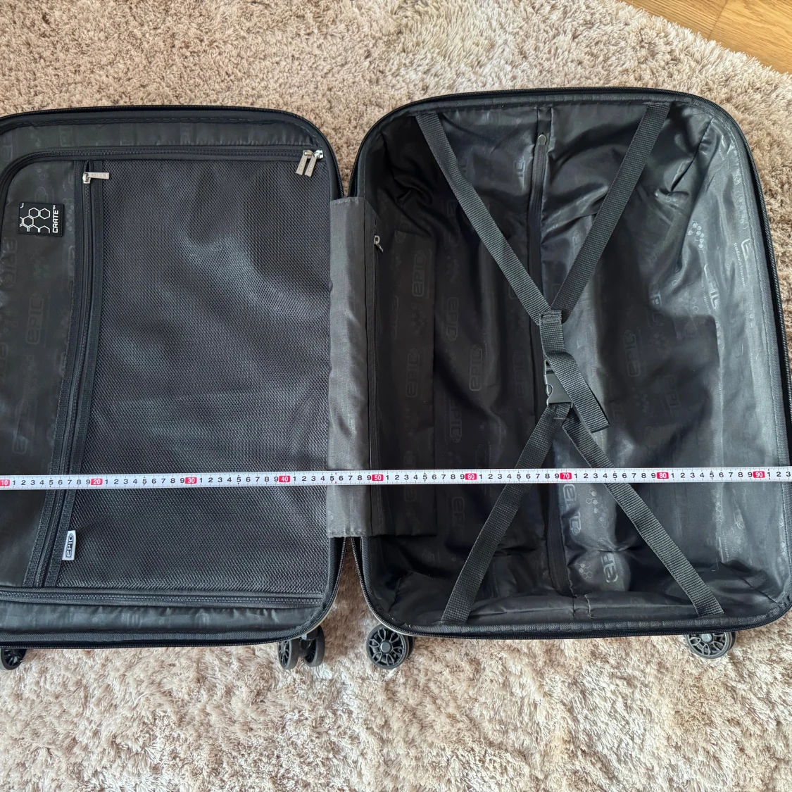 Rosa resväska från Epic - 4