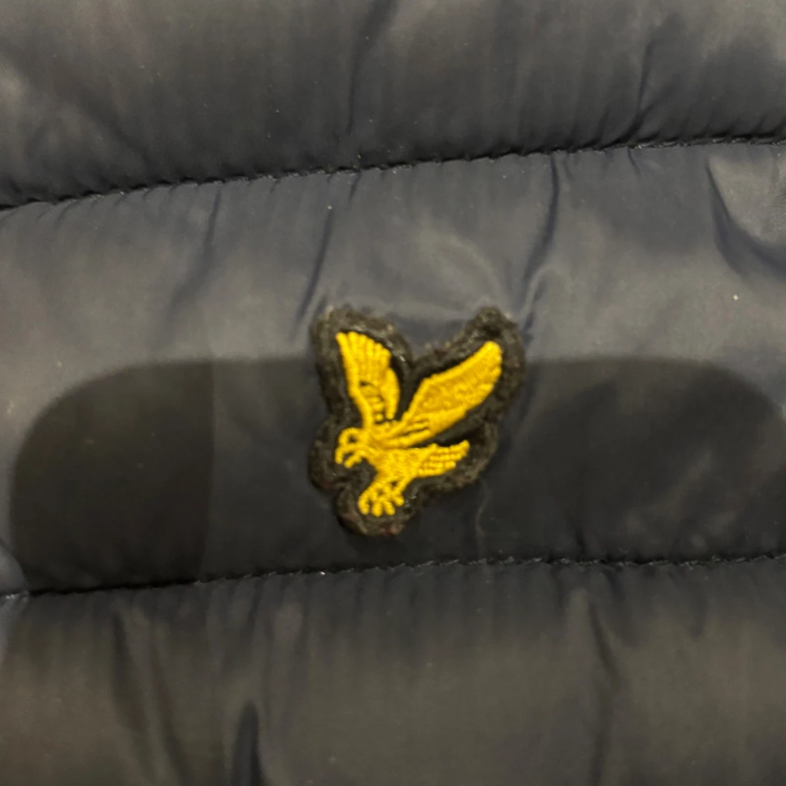 Mörkblå dunväst från Lyle & Scott - 2