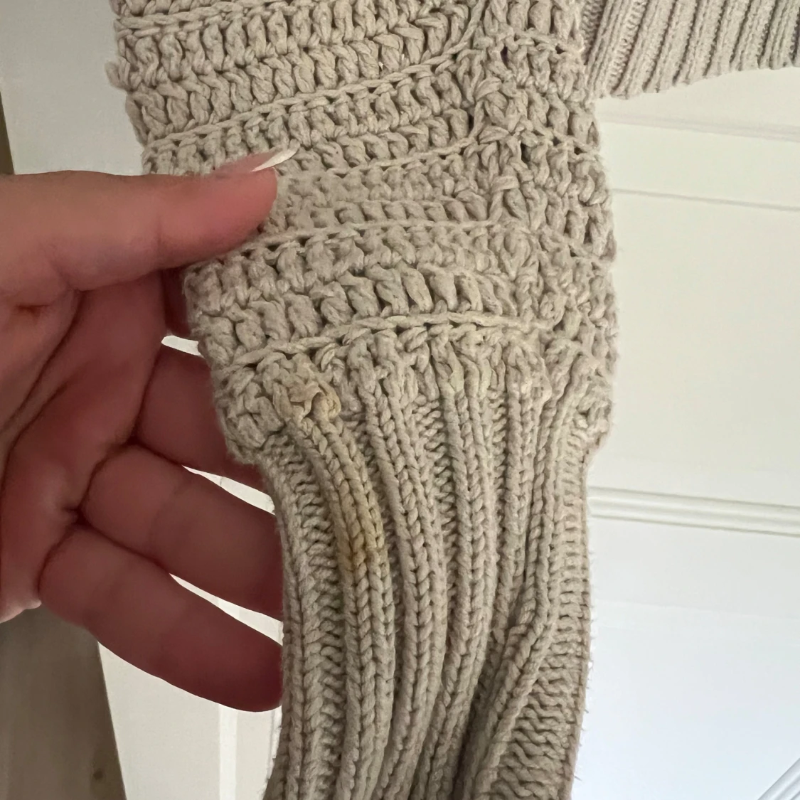 Beige stickad kofta från Bik Bok - 1