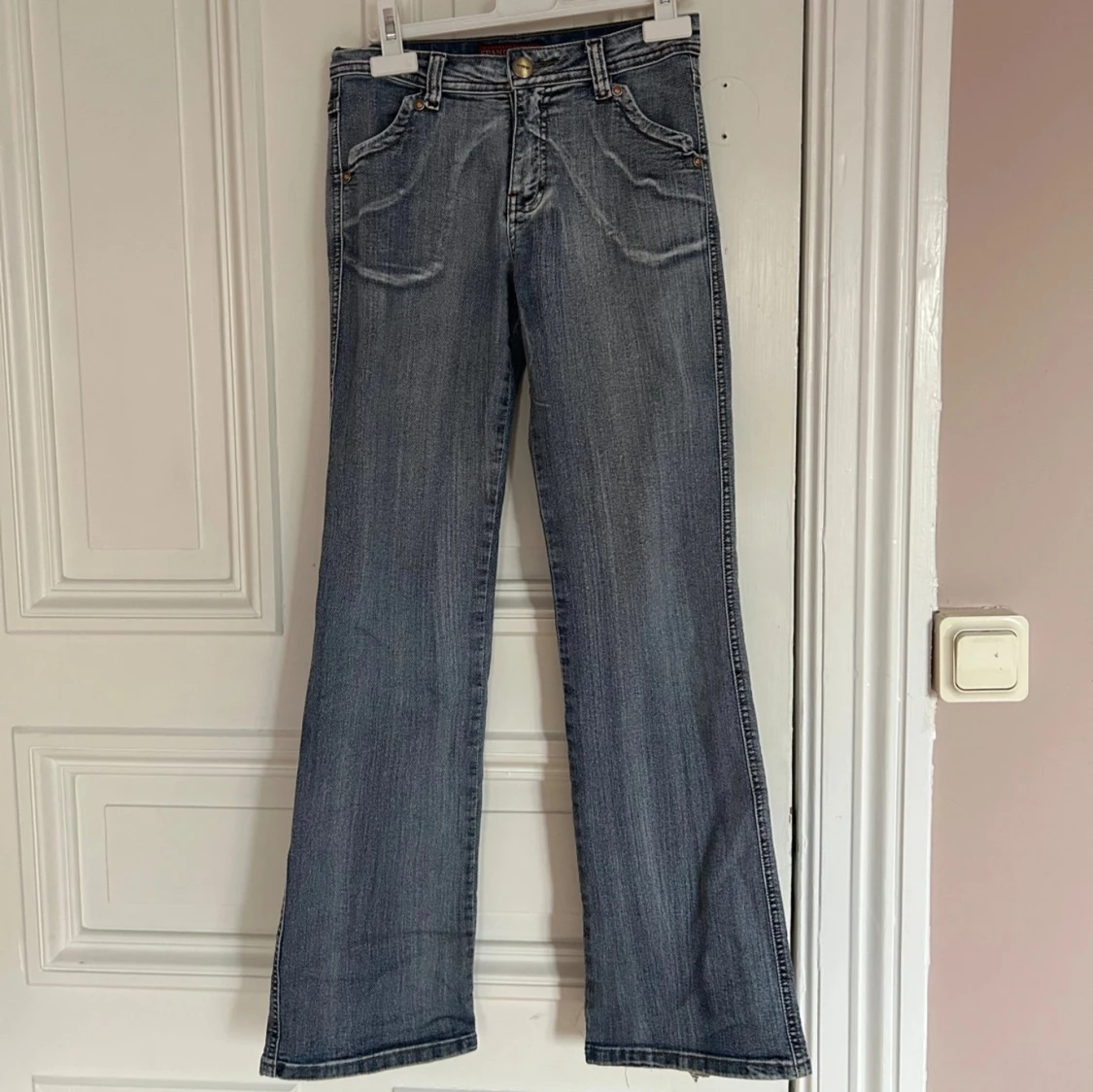 Blå bootcut jeans  - 2